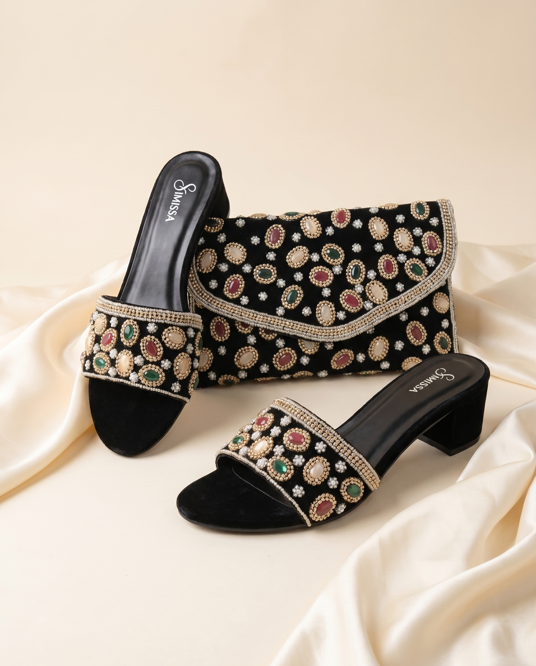 Ensemble Royale — sandales à talon + pochette assortie
